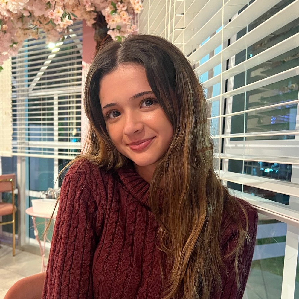 Meet your Posher, Daniela